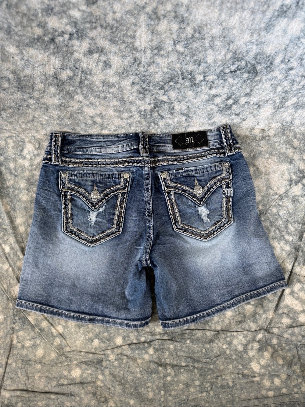 Miss Me Signature Embroidered Embellished Denim Shorts - 32 - Picture 3 of 13